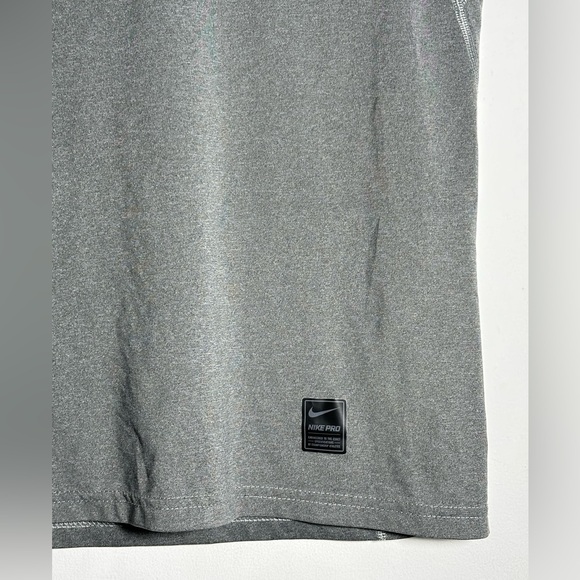 Nike Gray Tank Top Nike Pro DriFIT Compression Sleeveless Swoosh Medium size M - Picture 7 of 16